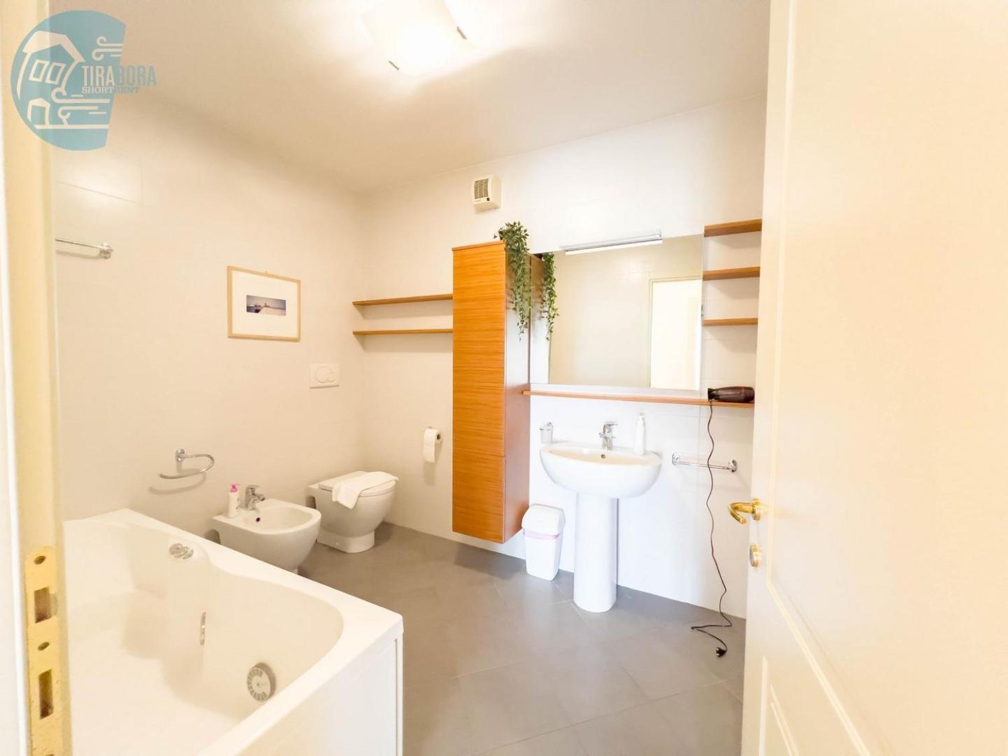 Cattedrale 5 Tirabora Short Rent Leilighet Trieste Eksteriør bilde