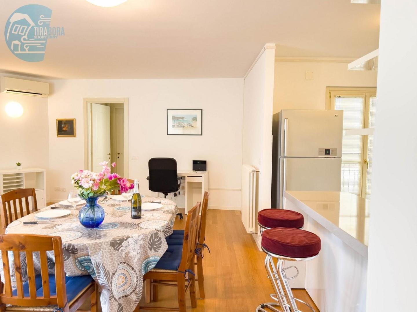 Cattedrale 5 Tirabora Short Rent Leilighet Trieste Eksteriør bilde